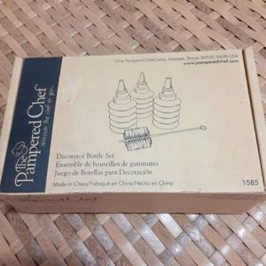 The Pampered Chef Decorator Bottle Set